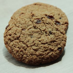 8 X Chewy Oatmeal and Raisin Cookies